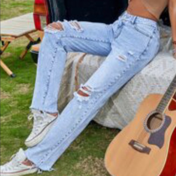 BRAND NEW Ripped Jeans SHEIN - Picture 2 of 4